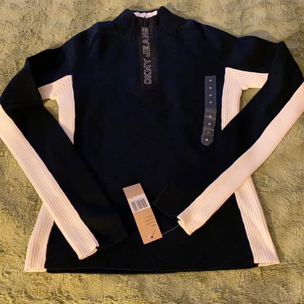 DKNY-Ribbed Sweater 🌟NWT🌟